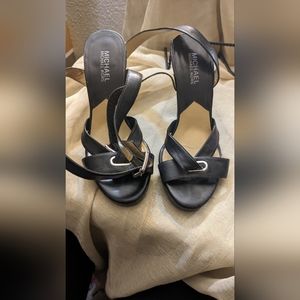 Michael Kors women's strap up hills